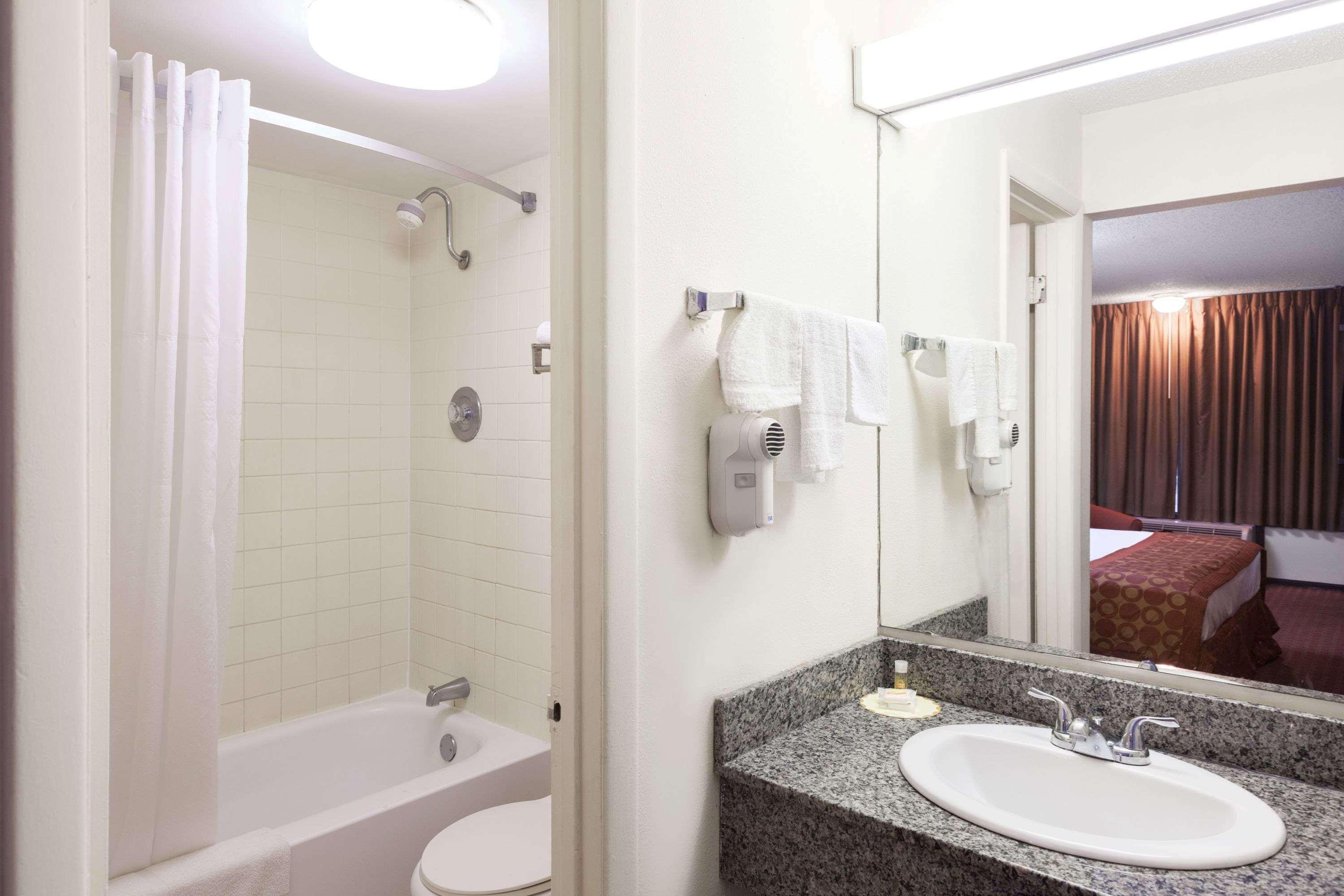 Days Inn Lafayette/University Buitenkant foto