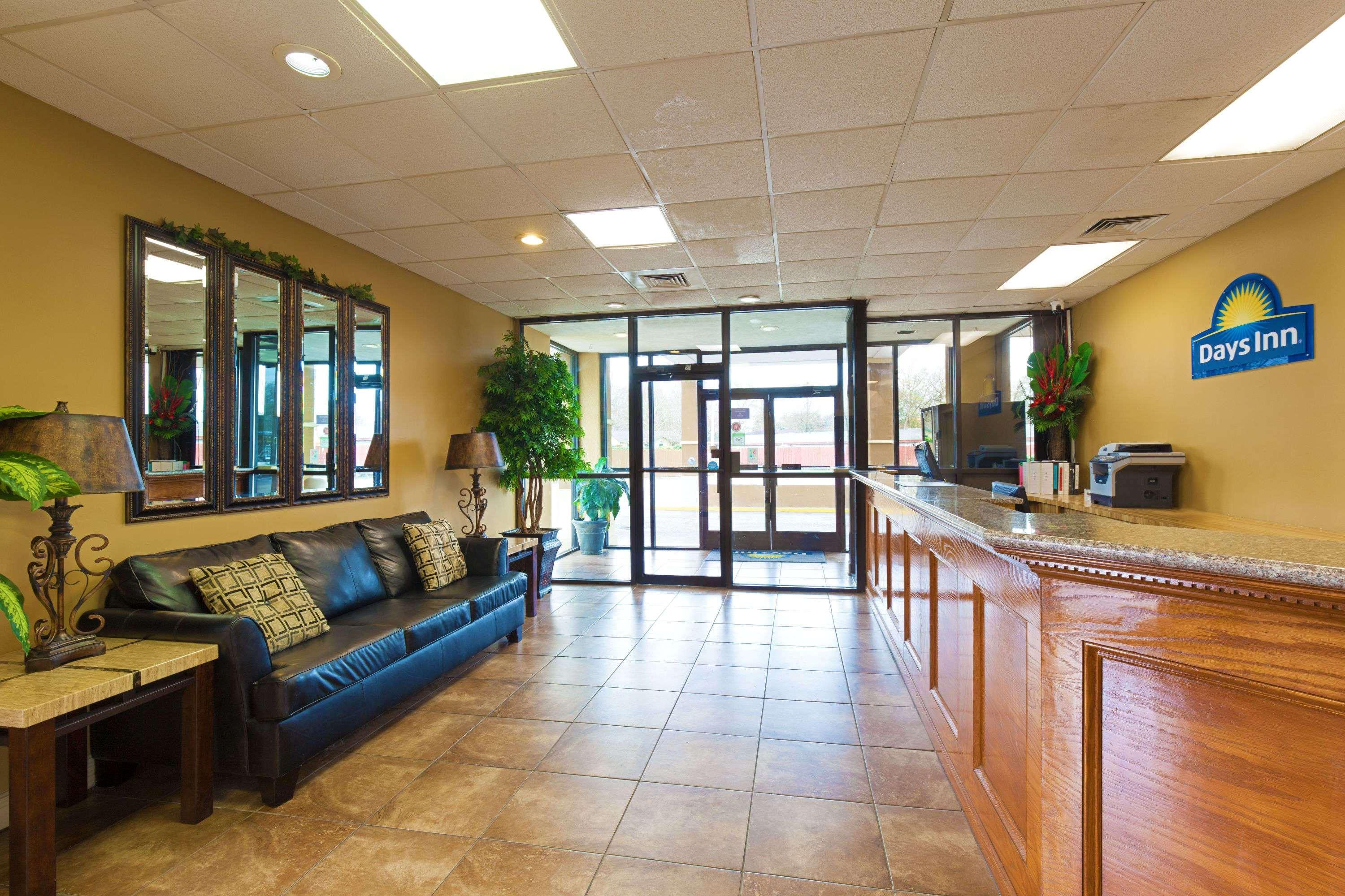 Days Inn Lafayette/University Buitenkant foto