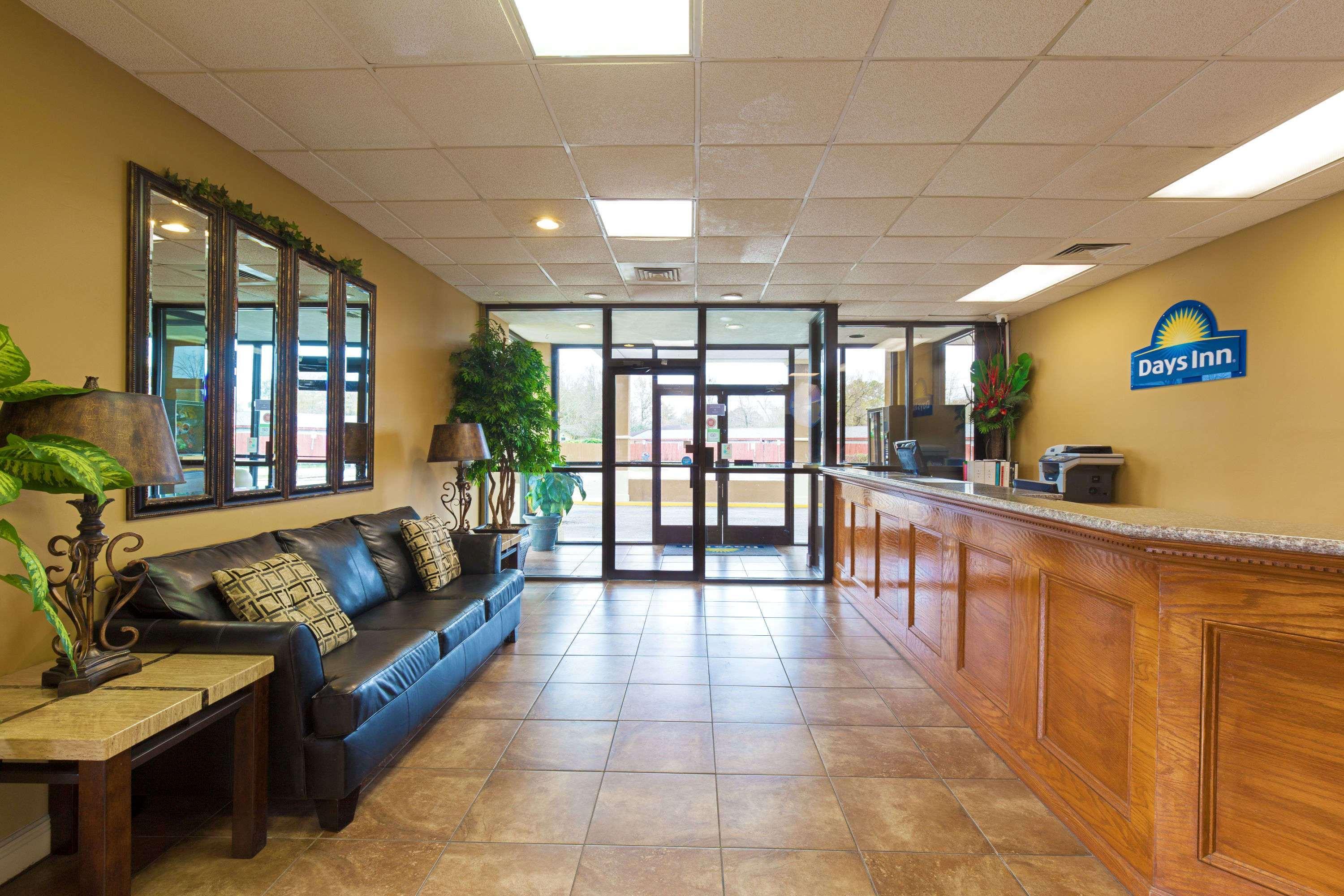 Days Inn Lafayette/University Buitenkant foto