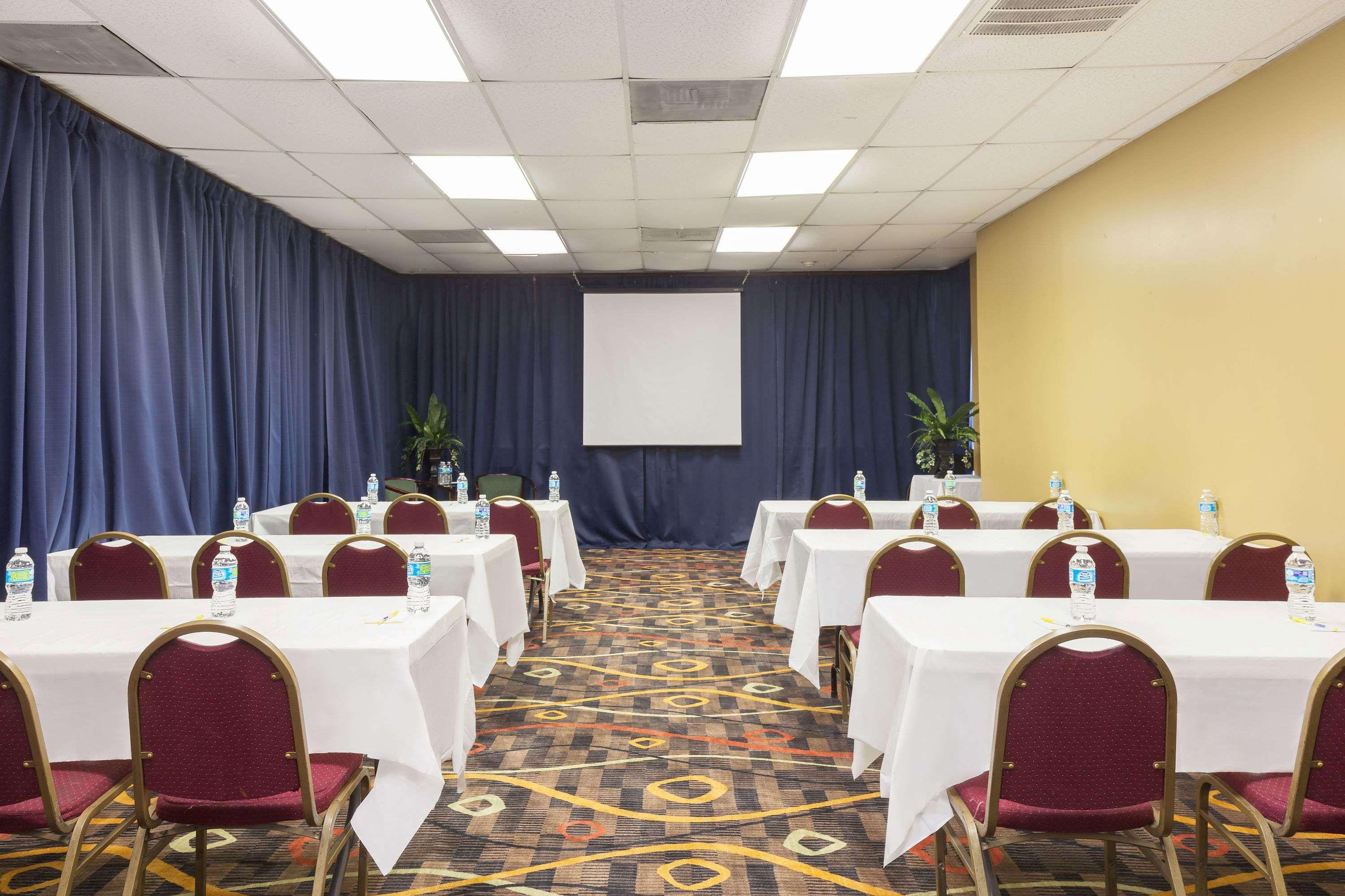 Days Inn Lafayette/University Buitenkant foto