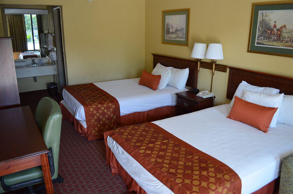 Days Inn Lafayette/University Buitenkant foto